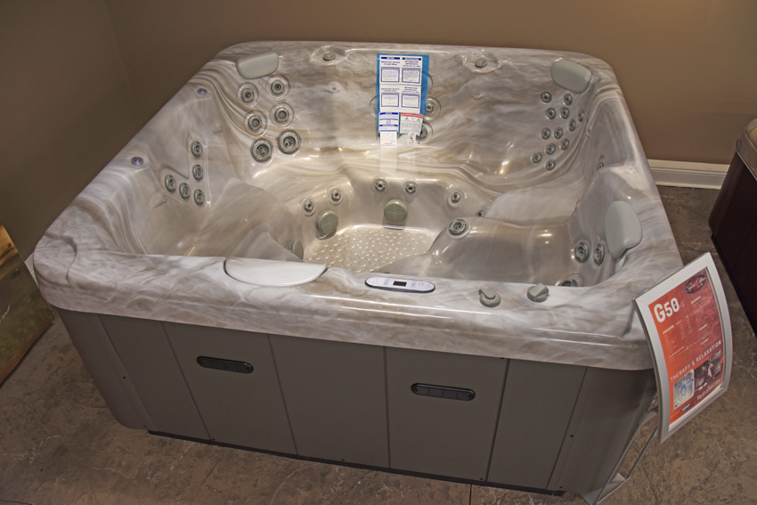 saratoga hot tub - Western MA